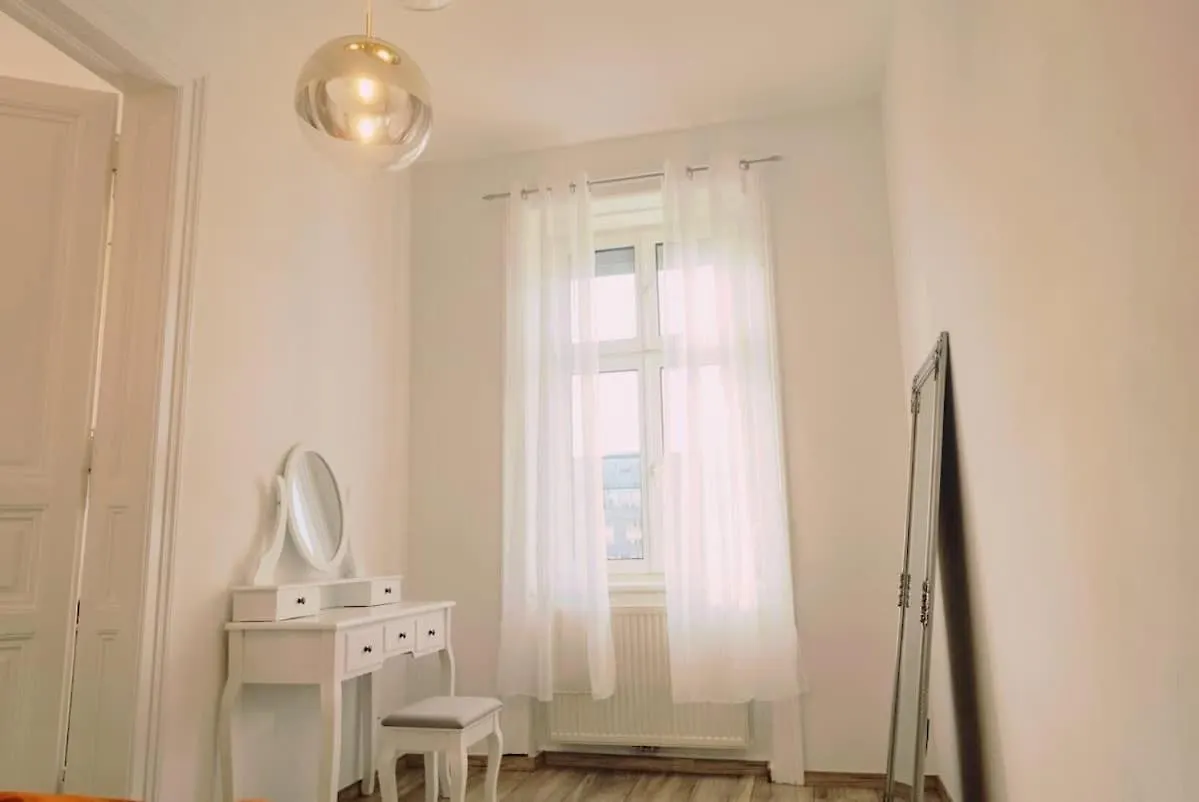 King Bed Free Parking Fast Wifi Pet Friendly Apartment Vienna