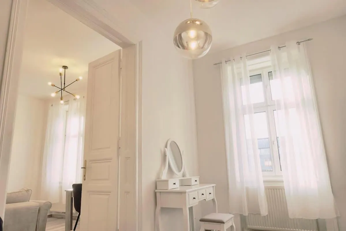 King Bed Free Parking Fast Wifi Pet Friendly Apartment Vienna
